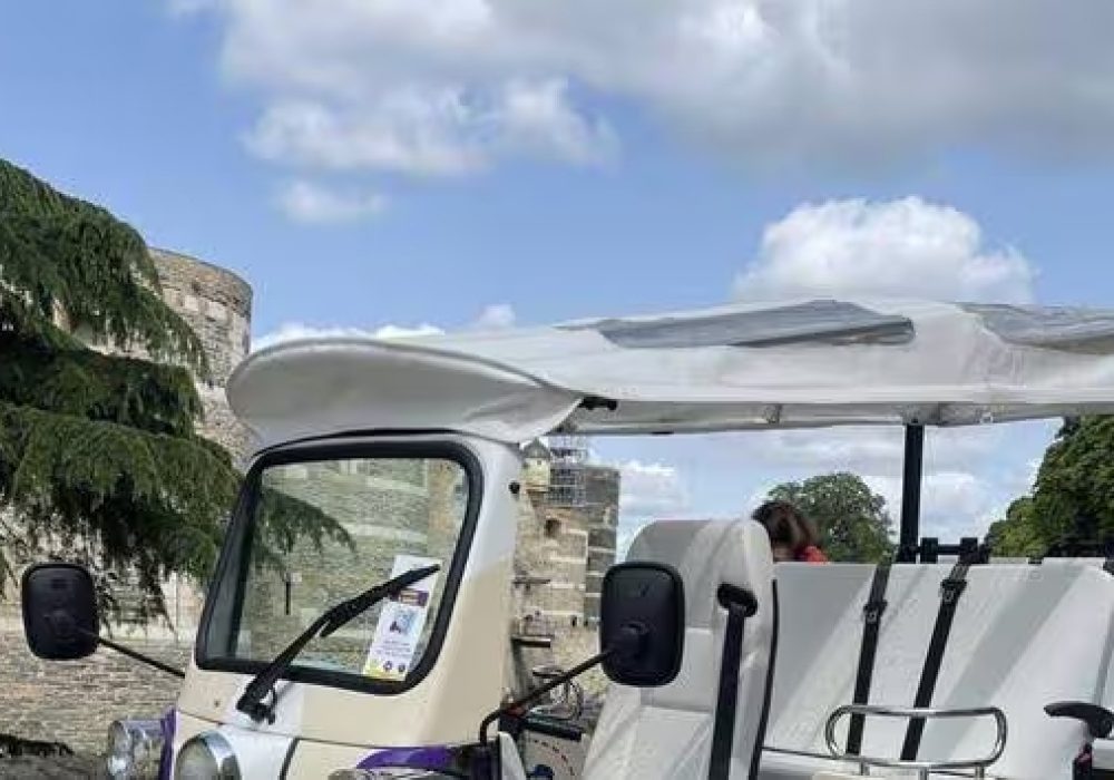 En tuk-tuk ou à vélo, une autre façon de visiter Angers